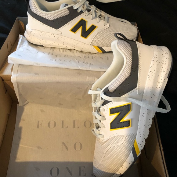 New Balance Gym Shoes - Picture 1 of 4